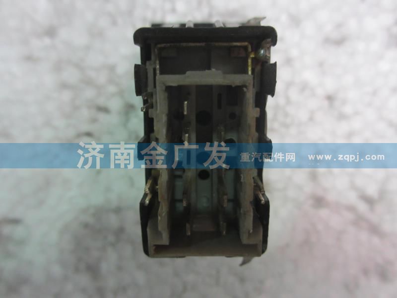 81.25505.6327,高頂駕駛室天窗照明翹板開關,濟南金廣發(fā)商貿有限公司