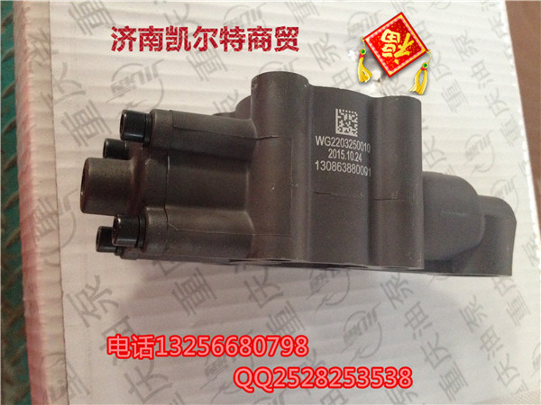 WG9000360165重汽豪沃金王子斯太爾手制動(dòng)閥（三孔）/WG9000360165
